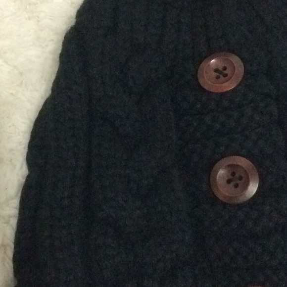 Black Cable Knit Hat - Picture 5 of 5